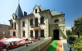 Pensjonat Zamek Derslawa